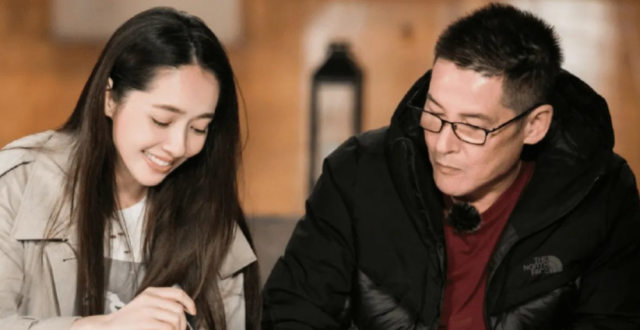 不满被挑拨与向太的关系，郭碧婷爸爸再次清空微博，气到直接退网