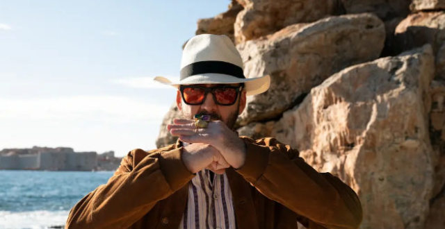 凯奇还清债务，德普打赢官司，好莱坞巨星集体翻身