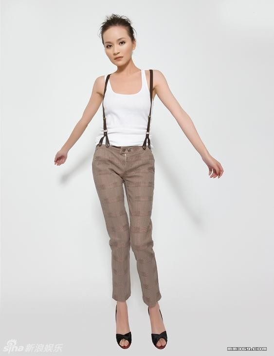 美女明星孙艺菲&路子滢火辣身材大PK