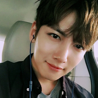 高大帅气池昌旭